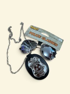 Spirit Silver Mirrored Aviator Police Costume Glasses And Badge